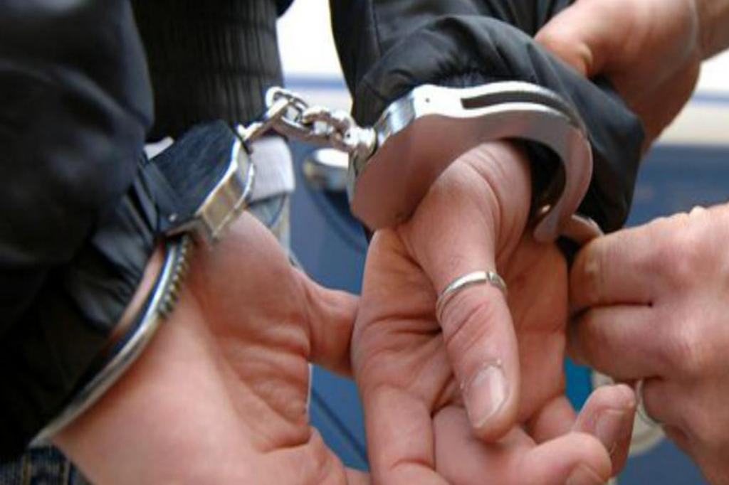 A condus fără permis, a încercat să-i păcălească pe polițiști și - după aproape două luni - a ajuns în... arest