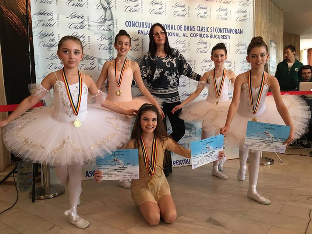 Premii importante pentru balerinele din Câmpina la Concursul Național 