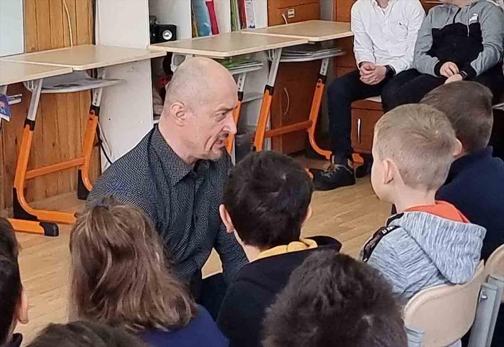 Despre nonviolență în școli. Primarul Alin Moldoveanu s-a întâlnit cu copiii din ciclul primar de la ”Grigorescu”