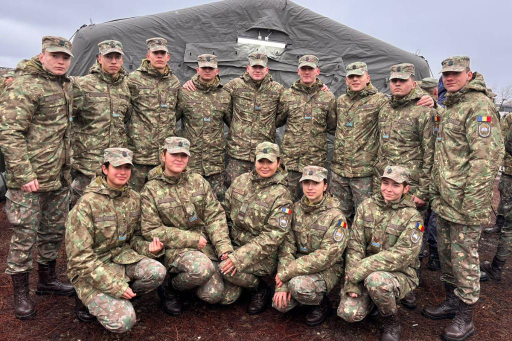13 elevi de la Colegiul Național Militar ”Dimitrie Cantemir” Breaza vor participa la parada militară de 1 Decembrie din Capitală