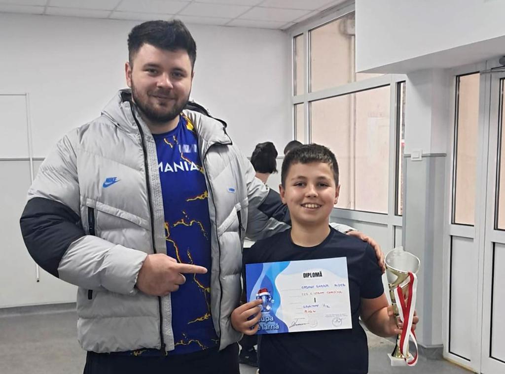 Mai multe medalii pentru copiii de la CSS ”Constantin Istrati” Câmpina la Cupa de Iarnă, la atletism