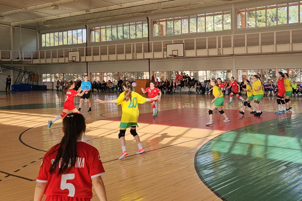 Competiții sportive la finalul săptămânii