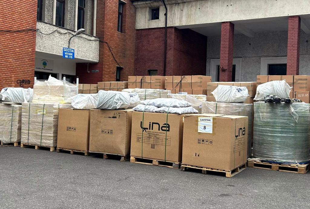 La Câmpina a ajuns mare parte din bunurile achiziționate pentru dotarea unităților de învățământ