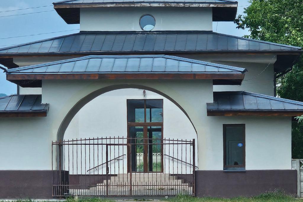 S-au încheiat lucrările la Capela din Cimitirul Lumina. După nouă ani...