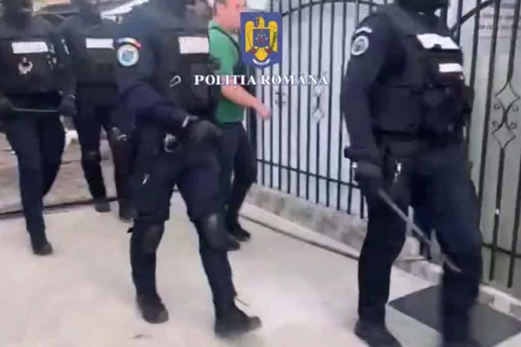 La Câmpina, doi bărbați, cercetați pentru proxenetism, au fost reținuți de polițiști