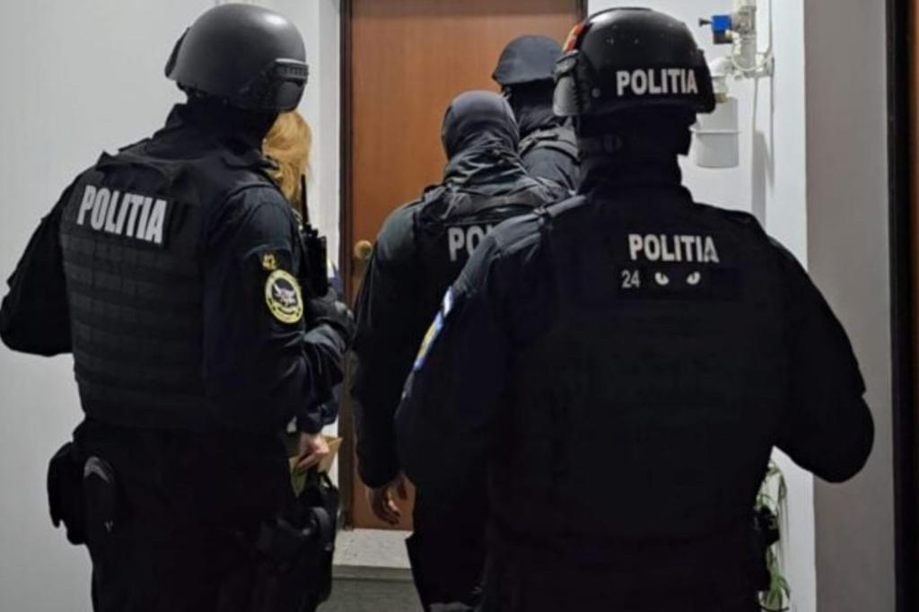 Percheziții în Prahova într-un dosar de trafic de droguri