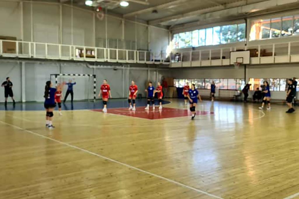 Handbal feminin, juniori III. CS Câmpina - AHC Talentul este cheia București 31-25