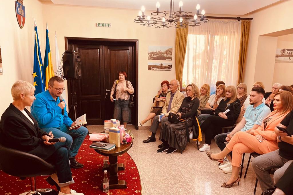 Seratele Culturale ELSTAR. Lansarea unei cărți pe o temă de mare actualitate - ”Cine râvnește la Gurile Dunării?”, de Sabina Fati