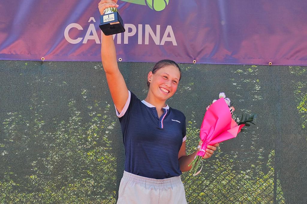 Elena Ruxandra Bertea, câștigătoarea turneului internațional de tenis de la Câmpina