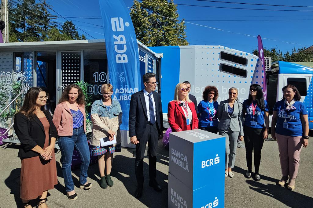 Banca mobilă BCR a ajuns la Filipeștii de Pădure. Servicii tehnologice și de banking complete pentru comunitatea locală
