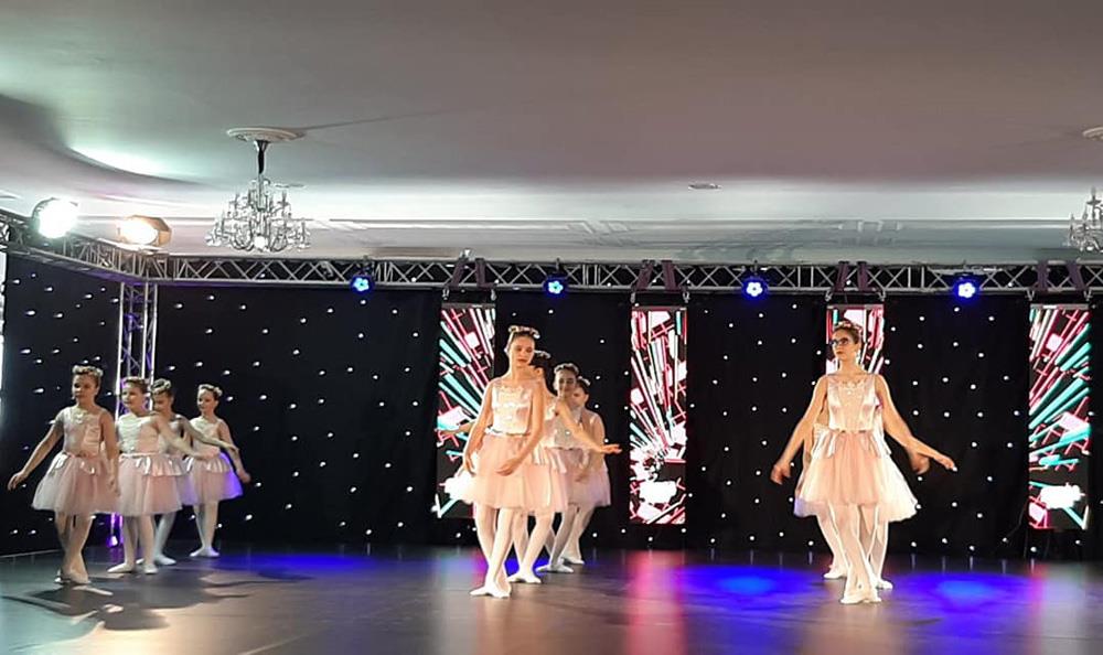 Balerinele de la Câmpina au strălucit din nou la Festivalul Național de Dans “Stelele aurii”