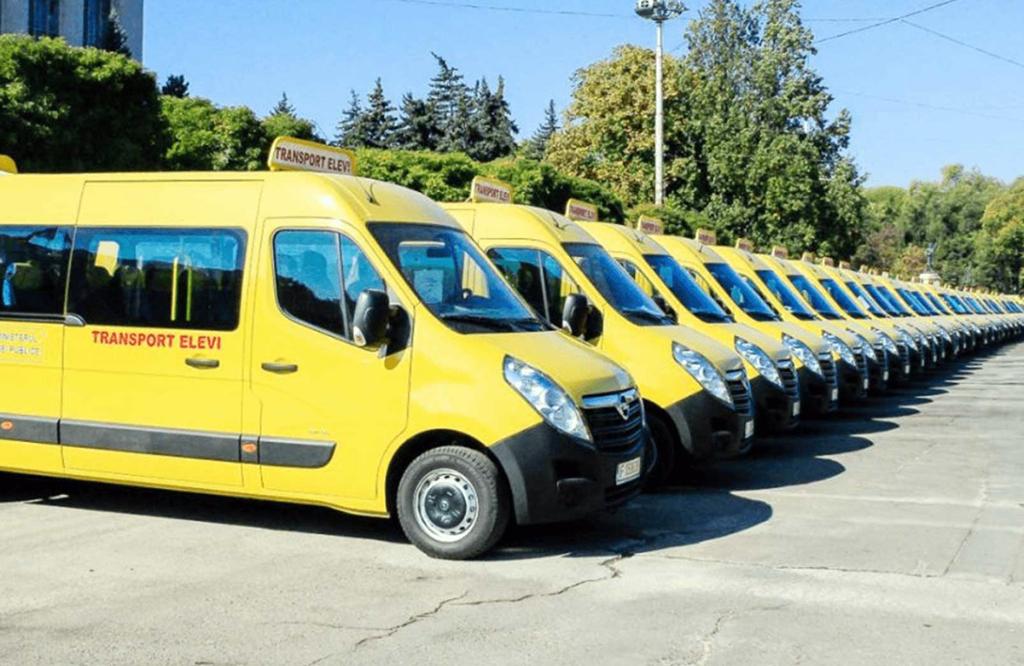 Scandalul microbuzelor școlare (II). Cinci firme, aceeași schemă. Diferențe mari de preț între achiziții similare. Cazuri în care un microbuz 8+1, mai scump decât unul 16+1