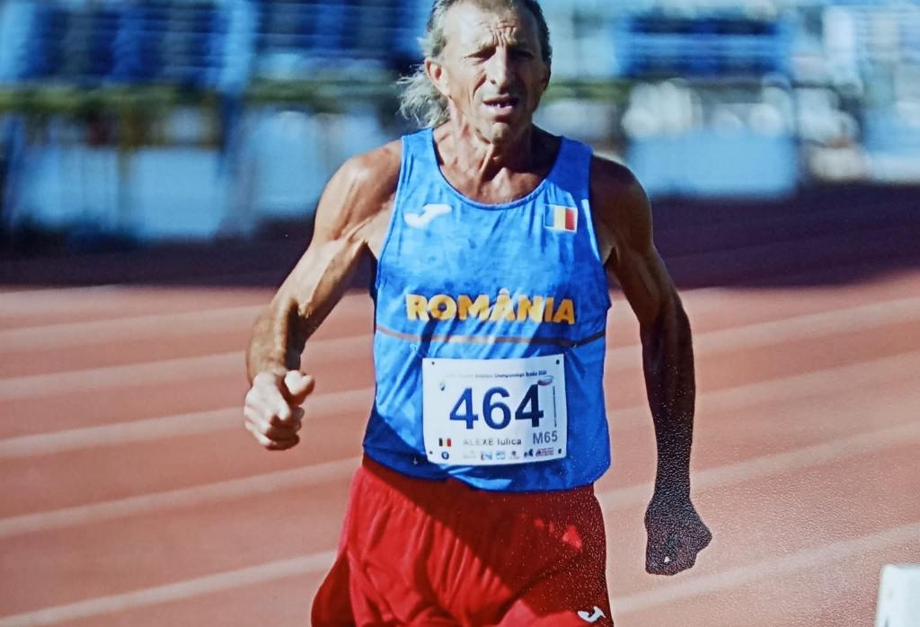 Poienarul Iulică Alexe, mai multe medalii și noi recorduri la Balcaniada de atletism pentru veterani de la Craiova