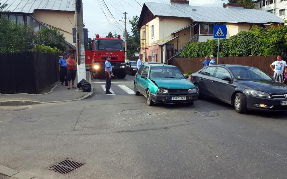 Accident la intersecția străzii Maramureș cu Ana Ipătescu din Câmpina, pe fondul neacordării de prioritate