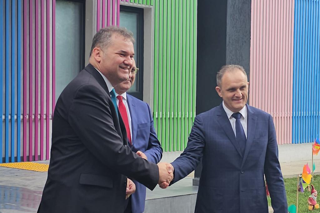 La Câmpina, ministrul Cseke Attila a anunțat că de la 1 august constructorul poate începe lucrările la drumul Valea Doftanei - Săcele