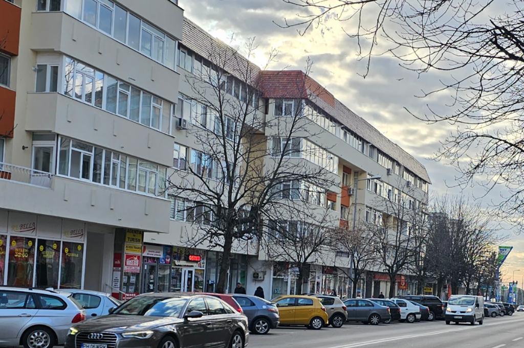 Fantezie sau necesitate? Lege ca toate blocurile cu mai mult de trei etaje să fie dotate cu lifturi