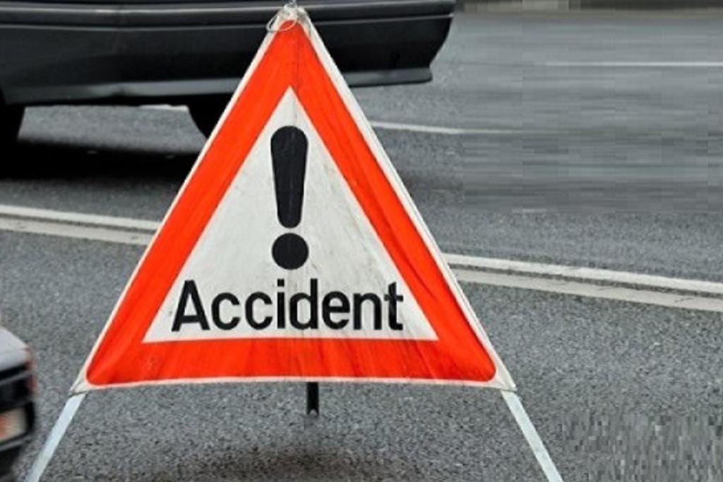 Accident rutier la Breaza. Un motociclist a ajuns la spital