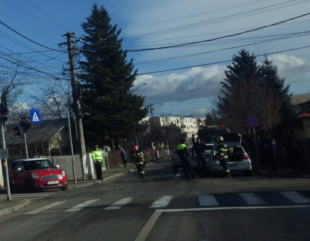 Accident în Câmpina, la intersecția străzilor Constantin Stere și Conductelor. Un pieton a ajuns la spital