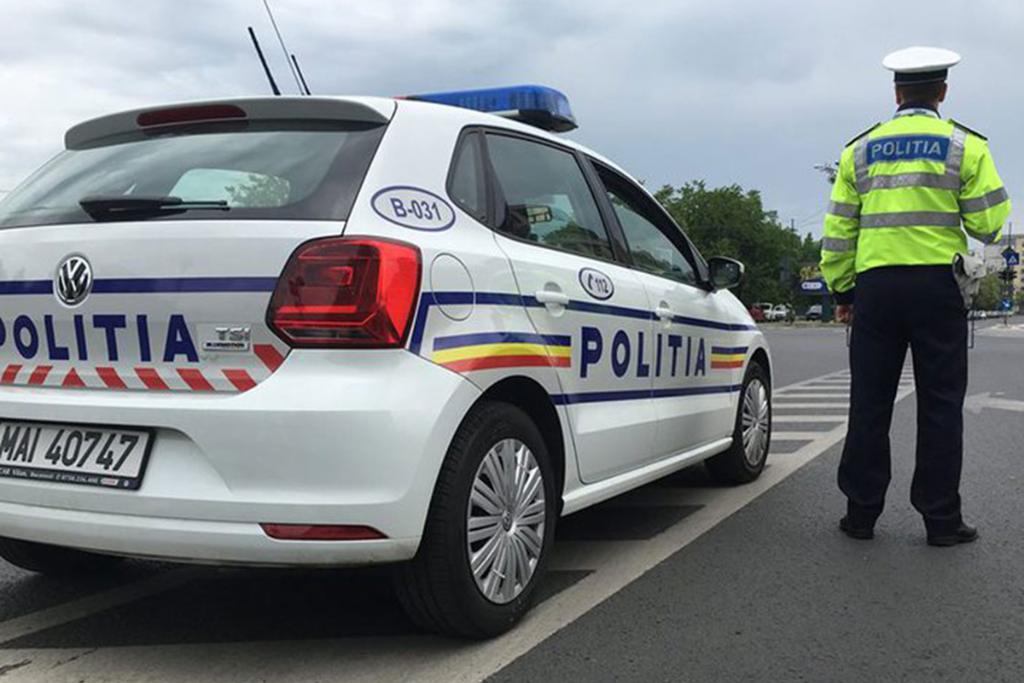 Doi tineri din Prahova au fost reținuți după ce s-au dat drept polițiști și au cerut bani