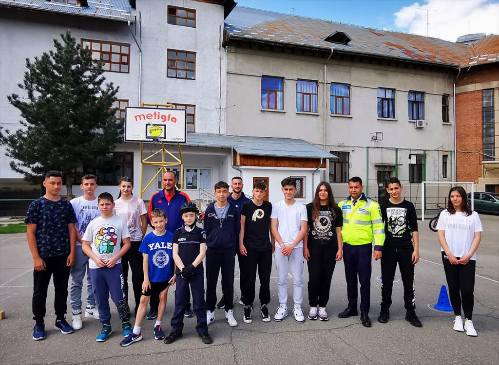 Echipa Școlii Centrale Câmpina a câștigat faza locală a concursului ”Educație rutieră - educație pentru viață”