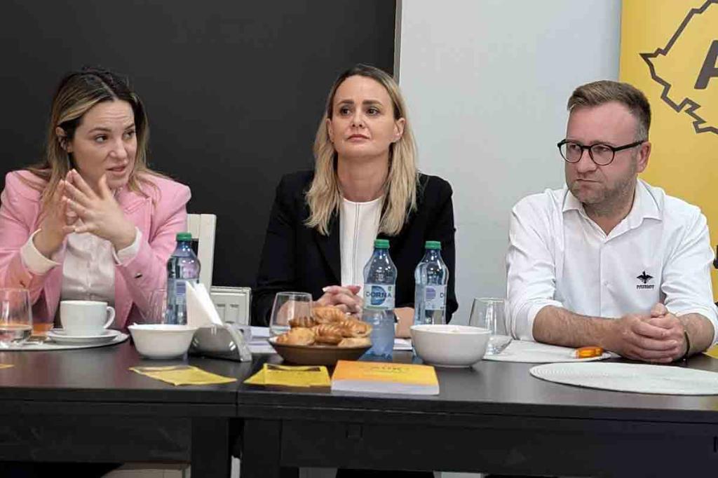 Alegeri la AUR Câmpina. Simona Panait este președintele ales al filialei locale