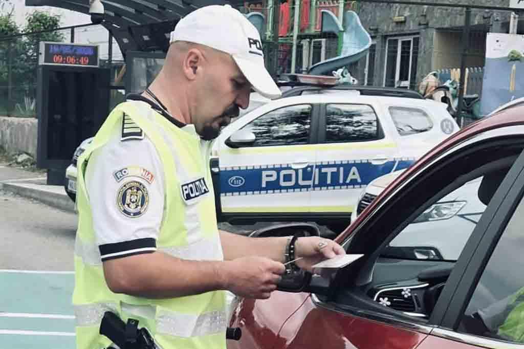 Doi bărbați au fost prinși la volan, sub influența alcoolului. Unul la Bănești, celălalt la Poiana Câmpina