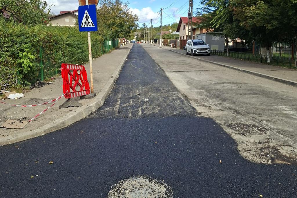 A fost asfaltată Strada Muscelului pe porțiunea unde s-a intervenit la rețeaua de canalizare