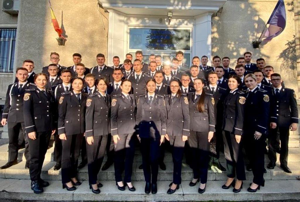 47 absolvenți ai școlilor de poliție și-au început activitatea la IJP Prahova