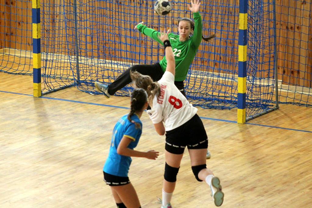 Handbal feminin, juniori II. CSM Ploiești - CS Câmpina 30-21