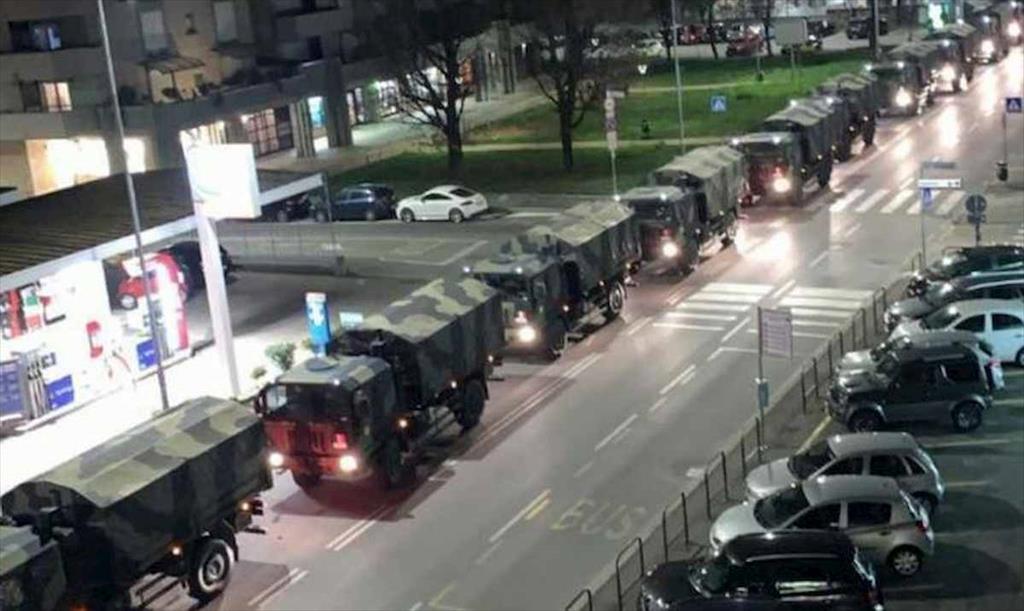 Momente dramatice la Bergamo, în Italia. Camioanele militare transportă morții în alte orașe...