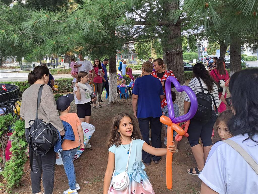Jolly Club a oferit bucurie copiilor în cadrul Festivalului CâmpinArtelor și Sporturilor