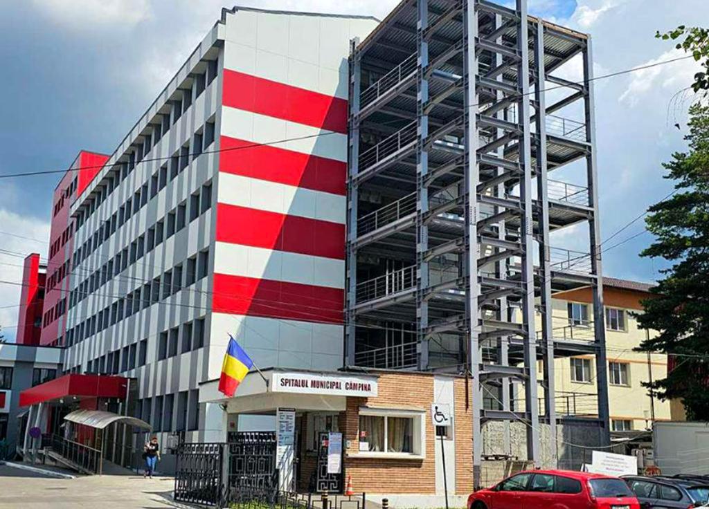 Firma care a executat lucrările la Spitalul Municipal a dat în judecată Primăria Câmpina. Cere jumătate de milion de euro
