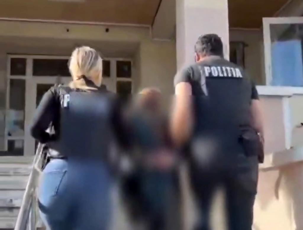N-au ”ghicit-o” p-asta! Două femei, reținute de polițiștii câmpineni pentru înșelăciune