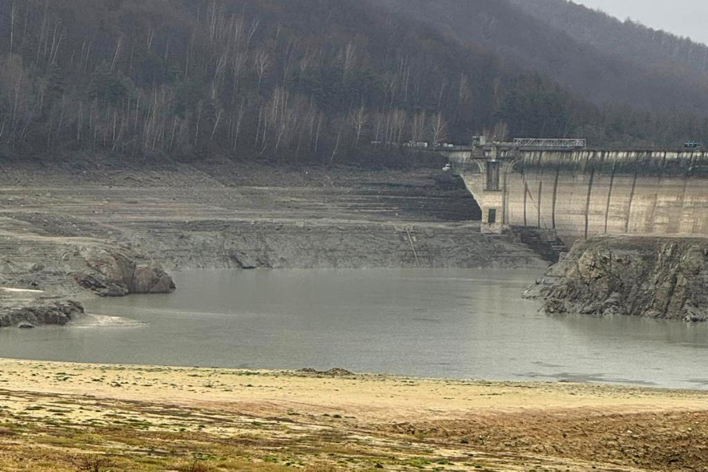 DSP a prelevat vineri dimineață primele probe de apă pentru analize