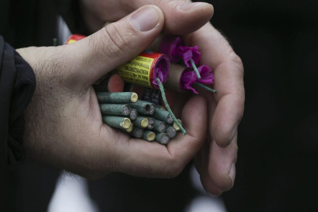 Mai mulți prahoveni au fost răniți de petarde în noaptea de Revelion