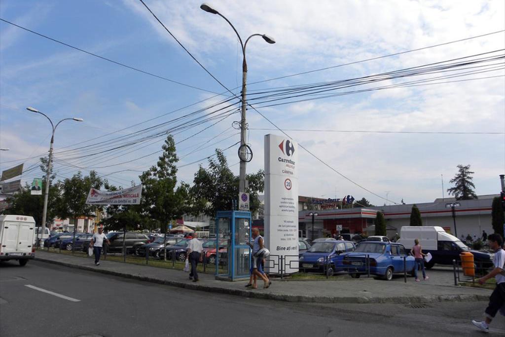 Magazinele Carrefour au fost cumpărate de patronii Dedeman. Care este situația la Câmpina?