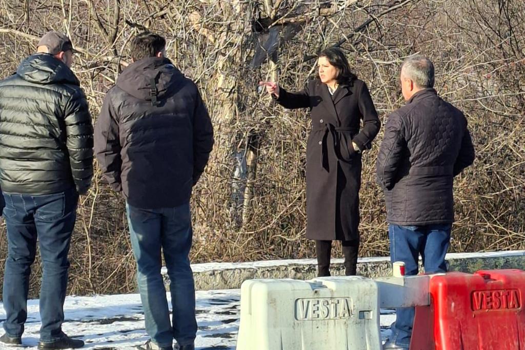 Comisia pentru analiza alunecării de teren din zona Câmpinița a făcut constatarea. Urmează evaluarea și apoi soluțiile