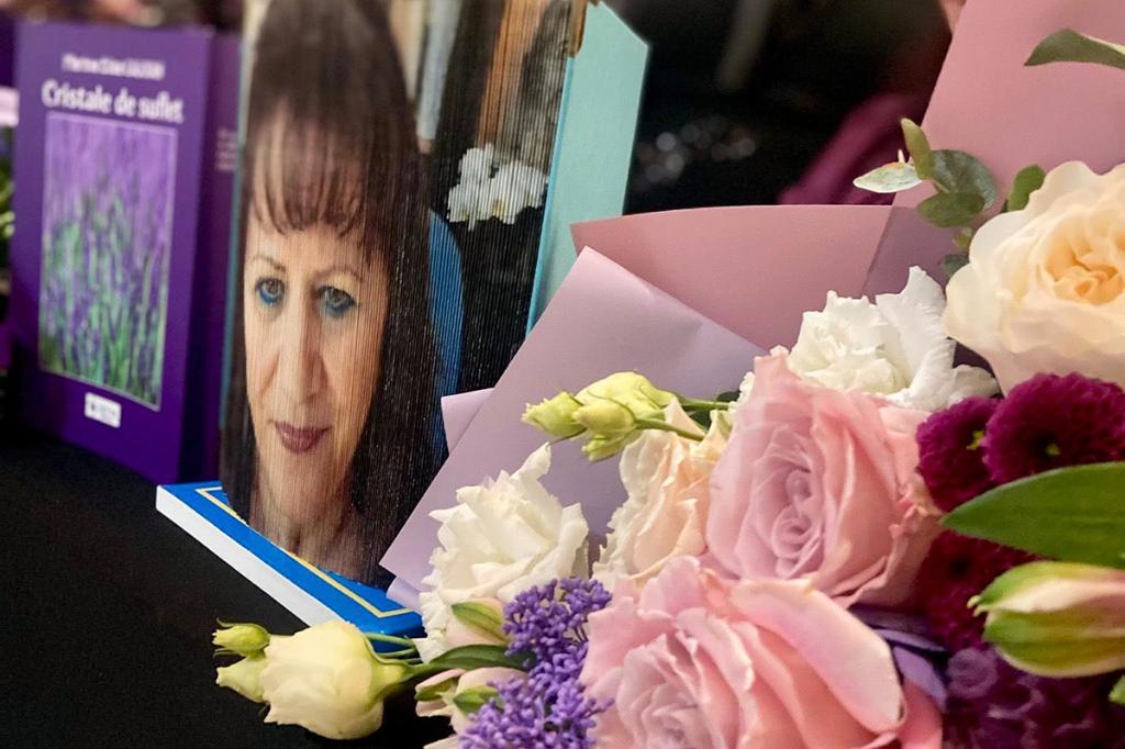 „Cristale de suflet”, volumul Marinei Caloian lansat la Seratele Culturale Elstar