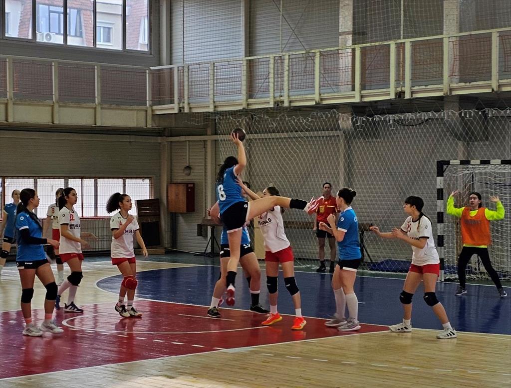 Handbal feminin, juniori III. CS Câmpina - CS Bucov 40-23