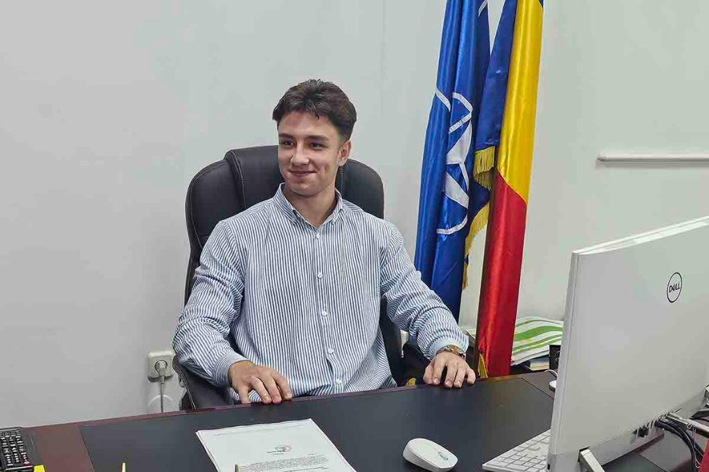 Primar pentru o zi la Breaza - Sebastian Trifu, elev la „Cantemir”: „Nu aș da milităria pentru primărie!”