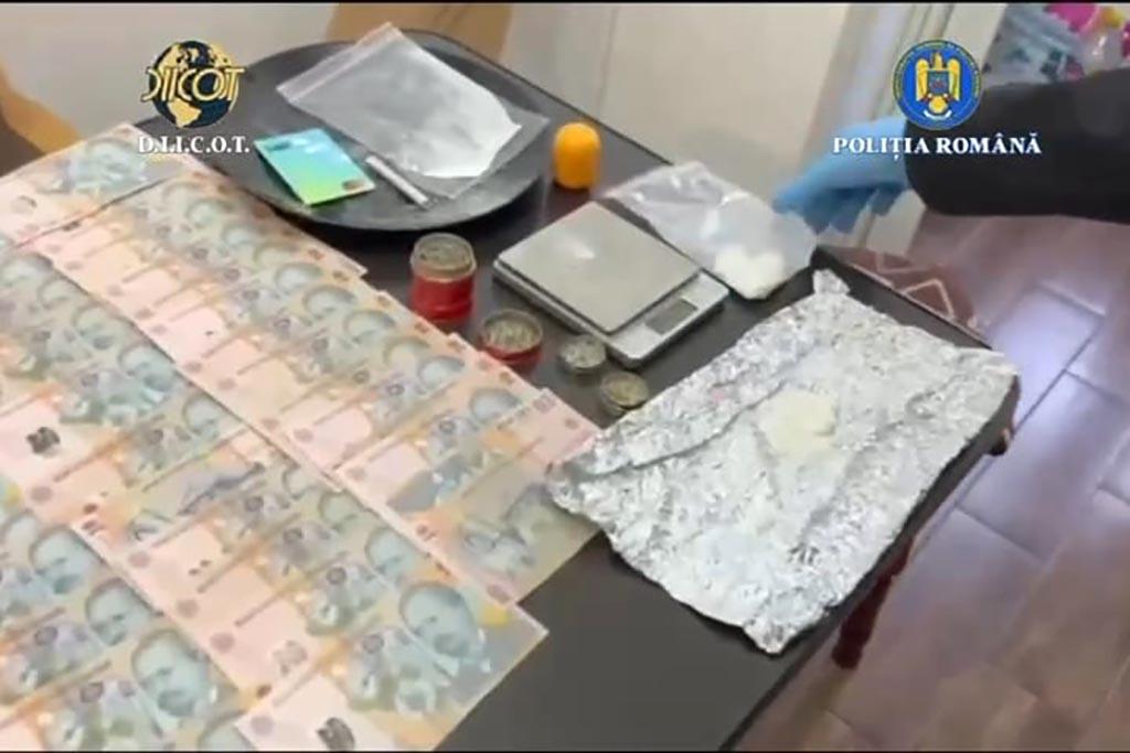 Trafic de canabis și cocaină pe străzile unei localități din Prahova