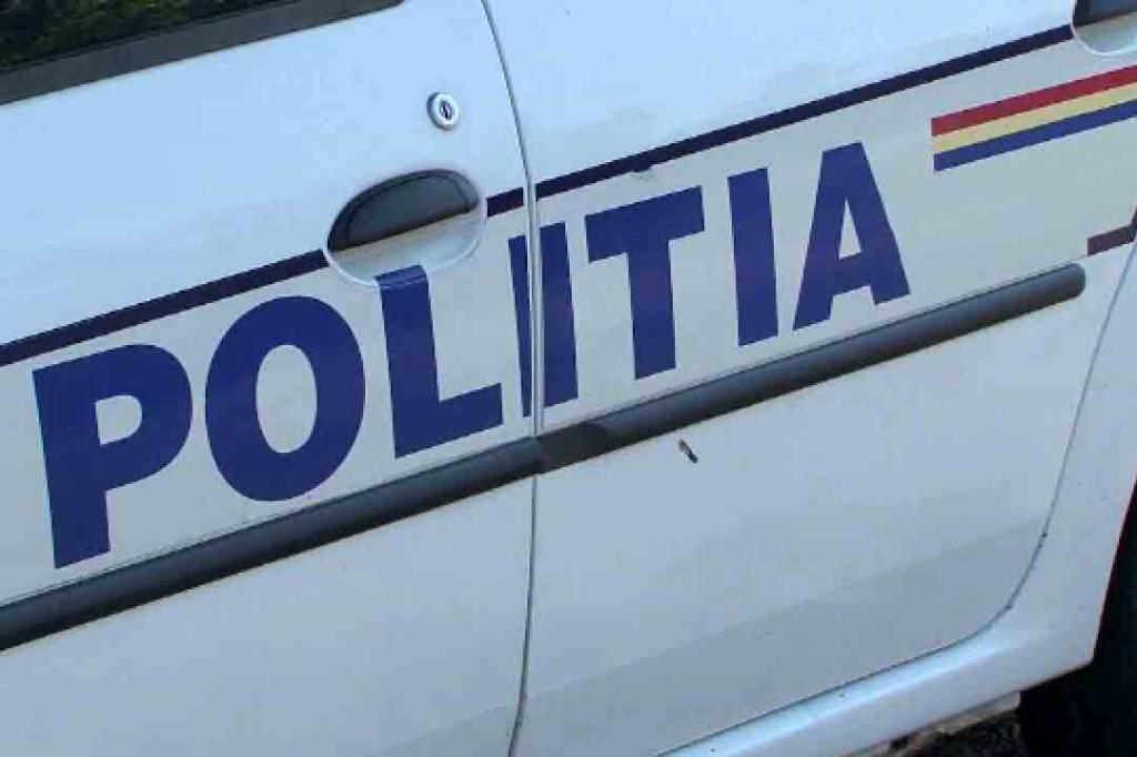 Cu permisul suspendat, a fost prins de polițiști la... volan