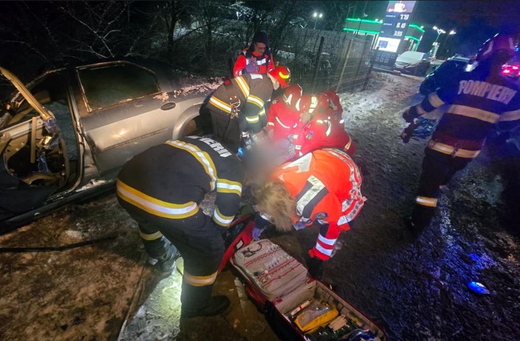 Accident grav pe DN1, la Comarnic. Sunt implicate un autoturism și un TIR