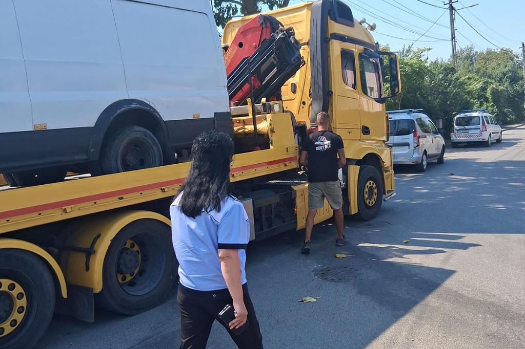 La Câmpina, 85 autovehicule abandonate au fost ridicate de pe domeniul public de la începutul acestui an
