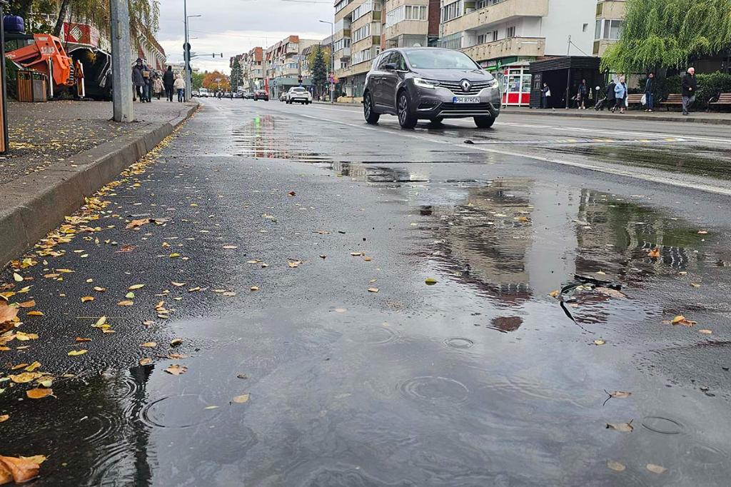 La Câmpina, asfaltările în urma lucrărilor la rețeaua de gaze nu au trecut testul primei ploi!