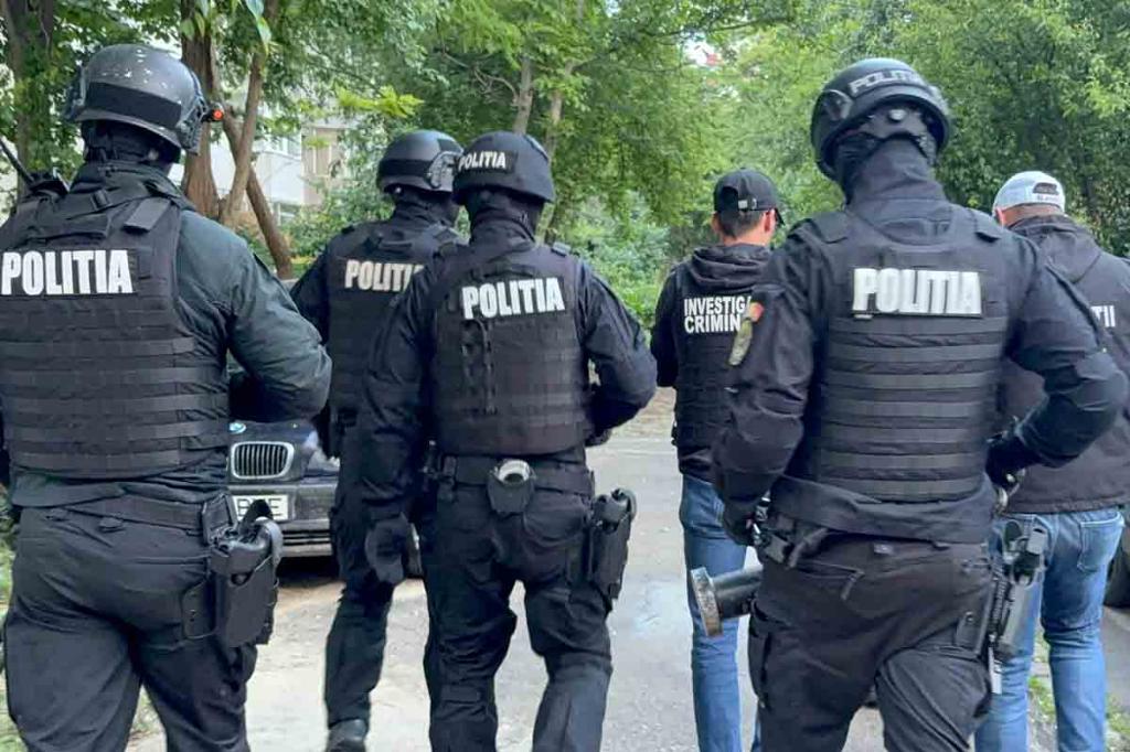 Percheziții în Prahova într-un dosar de înșelăciune, șantaj și furt. Prejudiciul este de aproape 50.000 euro