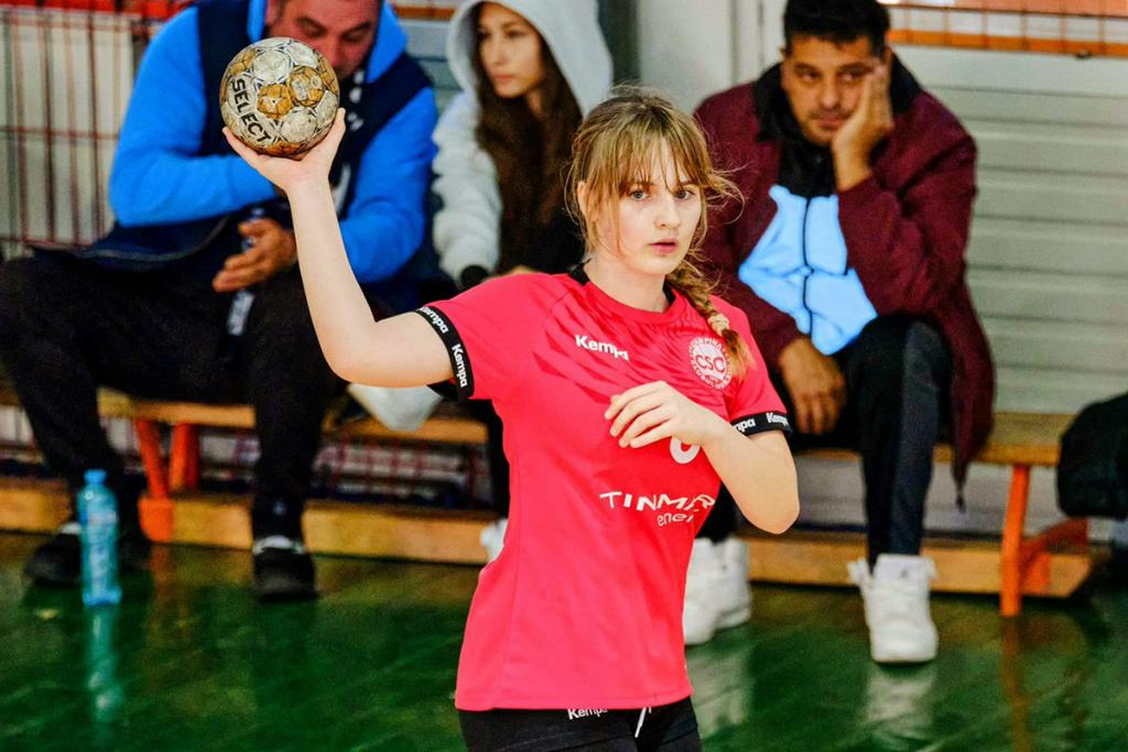 Carina Vasile (CS Câmpina), golgheterul Campionatului Național de handbal feminin, la juniori II