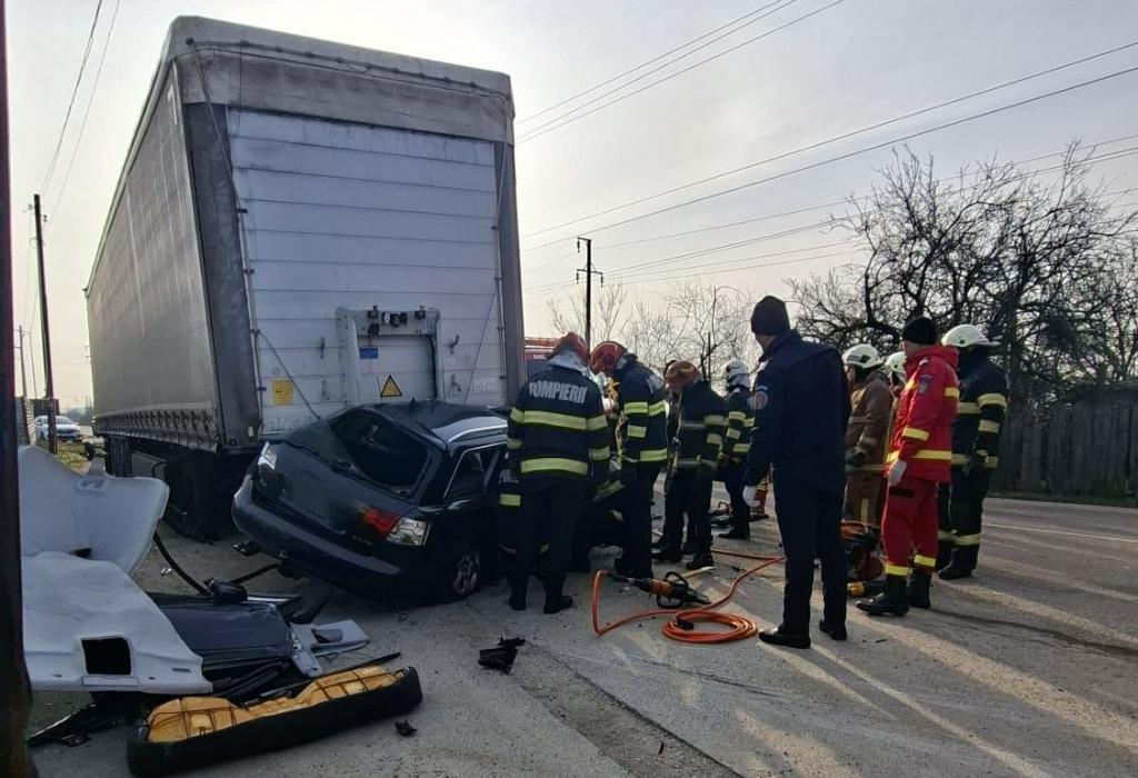 Accident mortal pe o șosea din Prahova. O tânără de 19 ani și-a pierdut viața