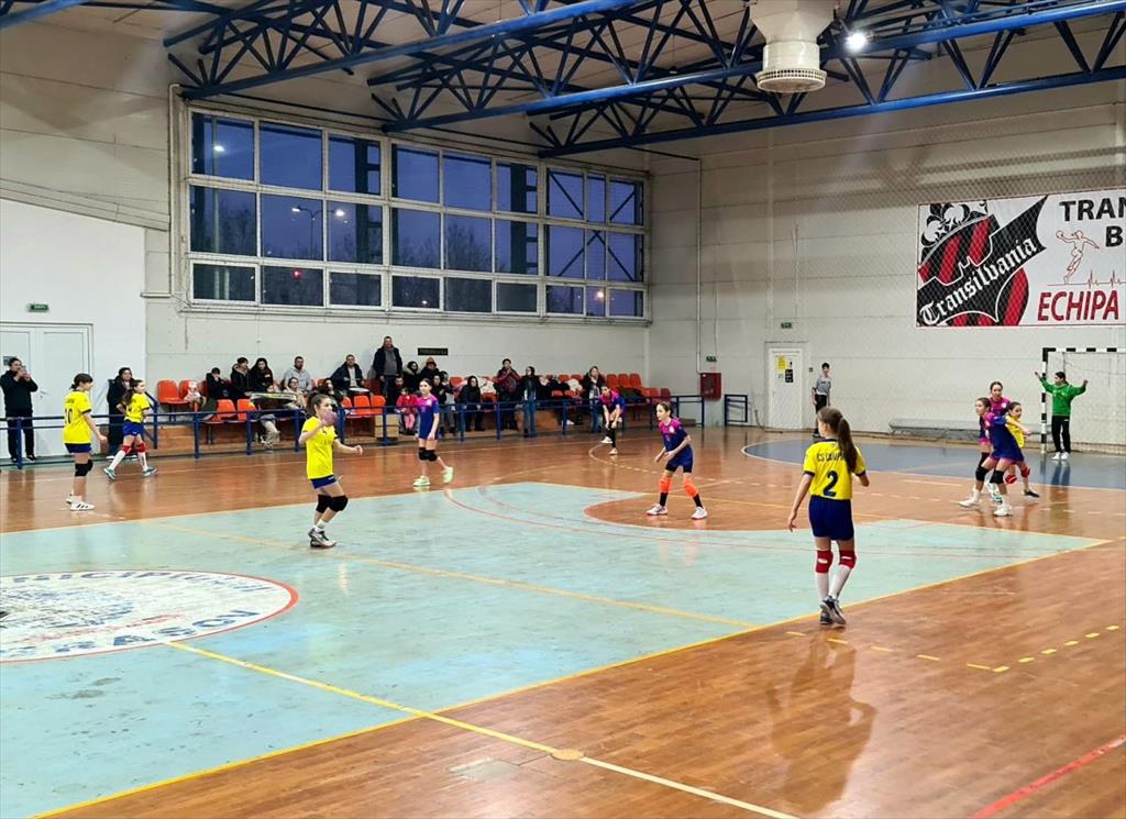 Victorie în primul meci pentru CS Câmpina la turneul de handbal ”Transylvania Winter Cup” de la Brașov
