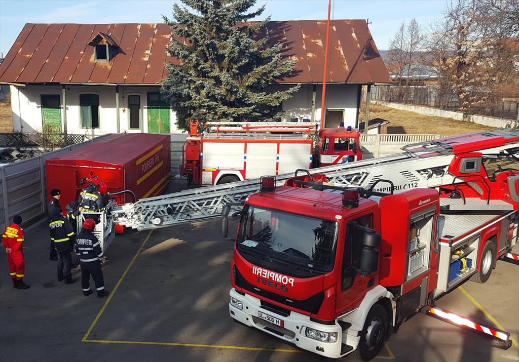 Detașamentul de Pompieri Câmpina are acum în dotare două autospeciale de intervenție de ultimă generație